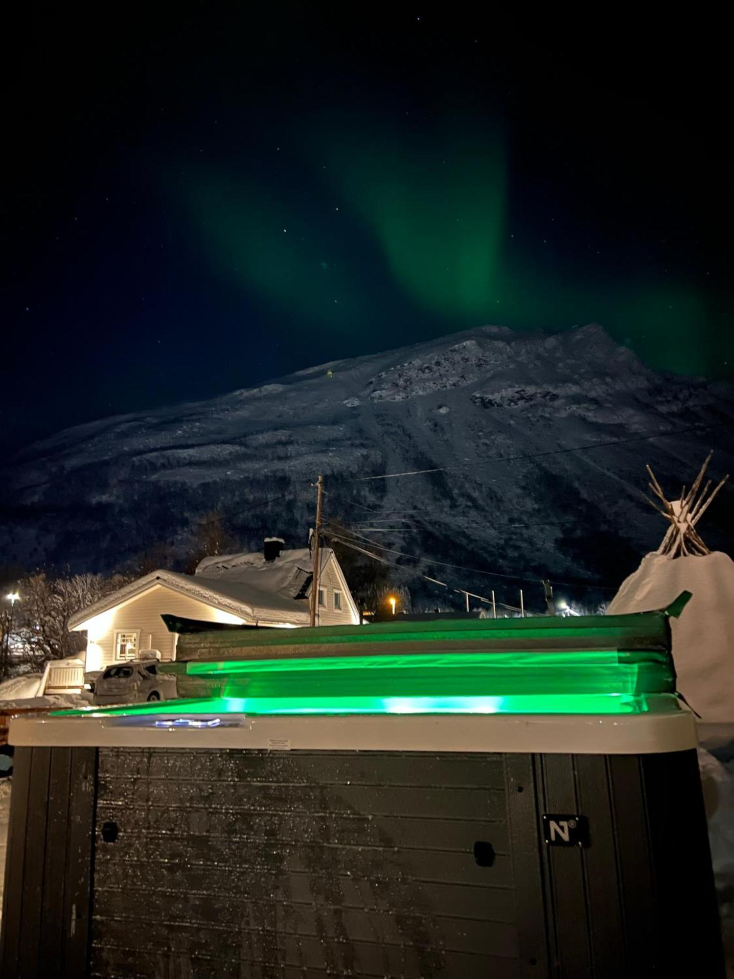 Alpan Apartments, Lyngenfjord Olderdalen ภายนอก รูปภาพ